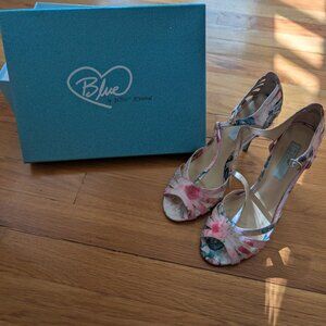 Blue by Betsey Johnson Floral heels sz 8